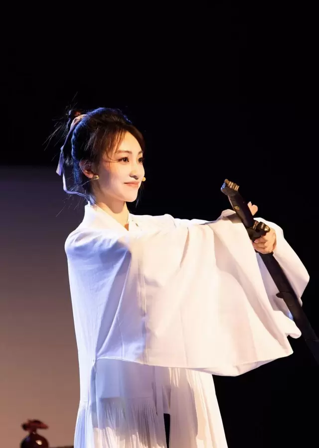 李洋洋凭峨眉武术入选北影节“年度面孔”将参演《新龙门客栈》竖屏短剧 _ 相关图片