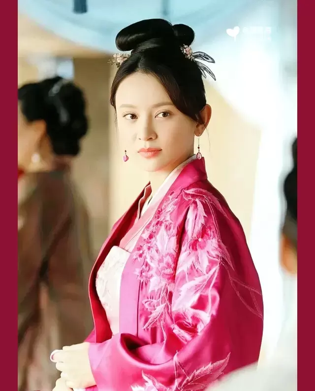 墨兰见明兰赠玉戒破防，盛家姐妹阶层落差具象化呈现 _ 相关图片