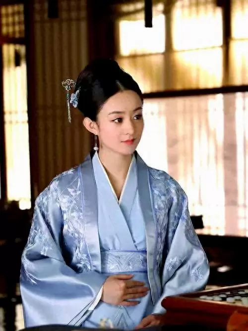 墨兰见明兰赠玉戒破防，盛家姐妹阶层落差具象化呈现 _ 现场图