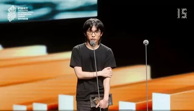 导演张中臣确诊高危型急性淋巴细胞白血病,正于北大医学国际部接受首期化疗 _ 相关图片 导演张中臣确诊高危型急性淋巴细胞白血病,正于北大医学国际部接受首期化疗 _ 相关图片