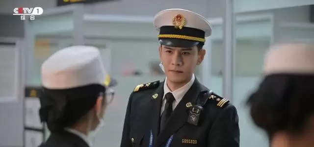 《金关》开播9.3分跌至4分,海关题材剧真实性遭质疑 _ 细节速览 《金关》开播9.3分跌至4分,海关题材剧真实性遭质疑 _ 细节速览