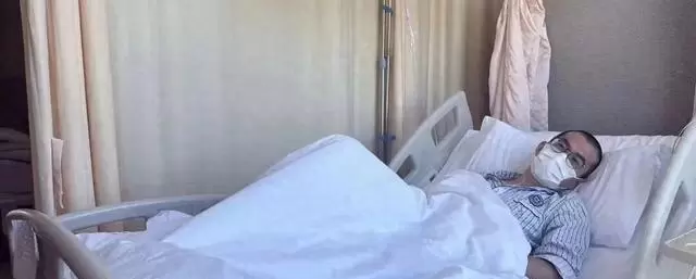 导演张中臣确诊高危型急性淋巴细胞白血病,正于北大医学国际部接受首期化疗 _ 现场图 导演张中臣确诊高危型急性淋巴细胞白血病,正于北大医学国际部接受首期化疗 _ 现场图