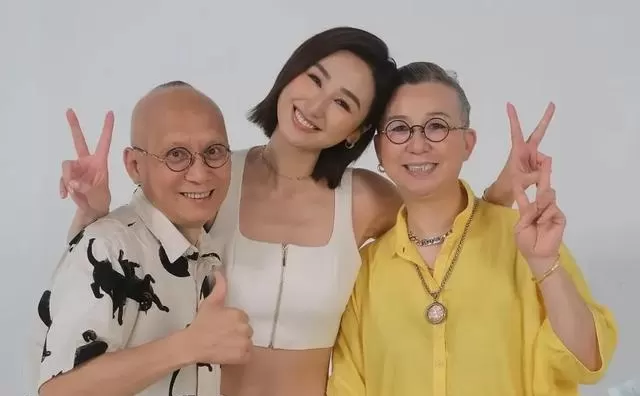 高海宁晒1994年母女合照,《寒战1994》宣传期延拍 _ 细节速览 高海宁晒1994年母女合照,《寒战1994》宣传期延拍 _ 细节速览