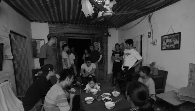 导演张中臣确诊高危型急性淋巴细胞白血病,正于北大医学国际部接受首期化疗 _ 细节速览 导演张中臣确诊高危型急性淋巴细胞白血病,正于北大医学国际部接受首期化疗 _ 细节速览