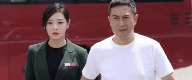 王维维五度搭档张嘉译演急诊主任，新剧《生命缘》手术台对峙片段抖音获赞500万 _ 相关图片